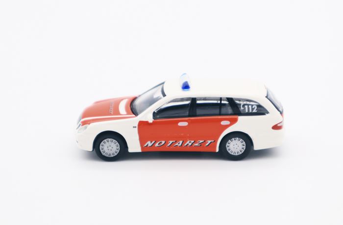 Mercedes Benz E 220 'Notartz' vagtlæge