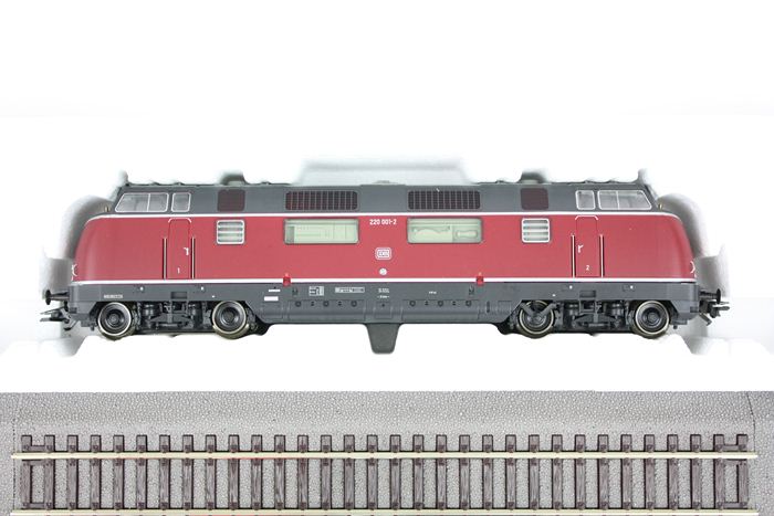 Roco 69933 DB BR 220 diesellokomotiv DIGITAL med lyd